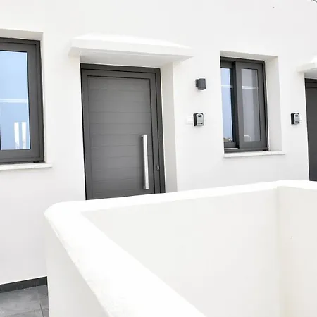 The Room, 15, Leda Gardens Apartament *